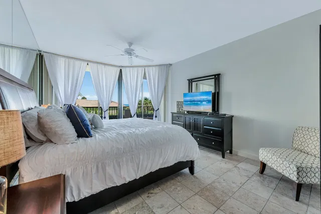 Unit 202 photo 11