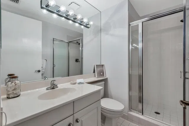 Unit 202 photo 17