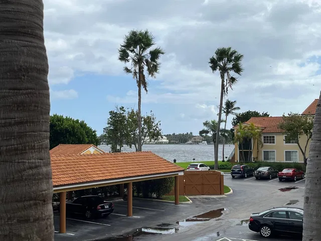 Unit 209 photo 2