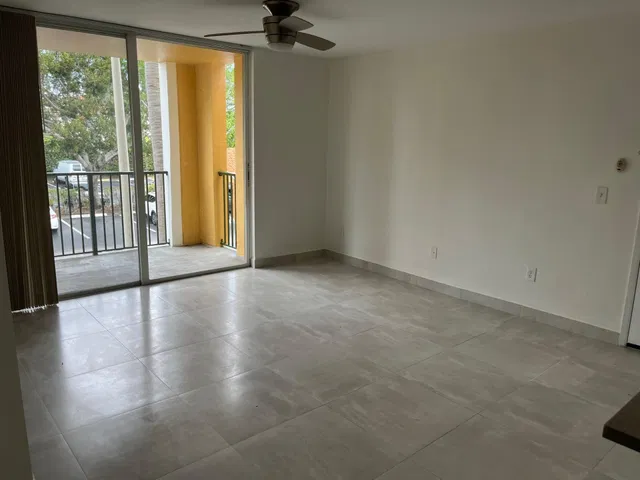 Unit 209 photo 6