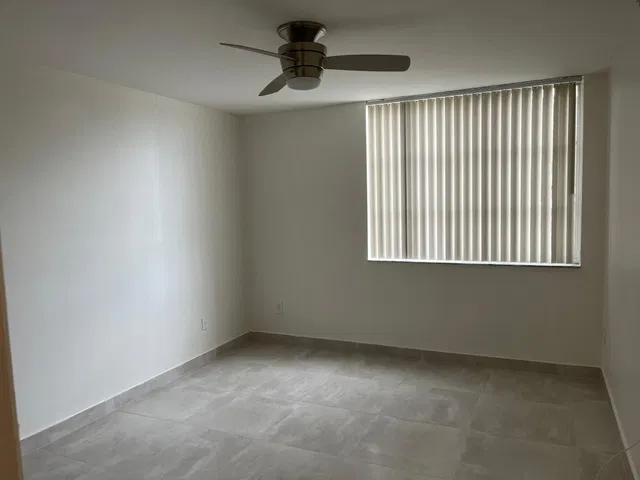 Unit 209 photo 7