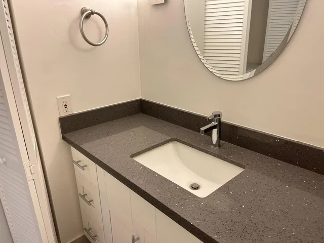 Unit 209 photo 10