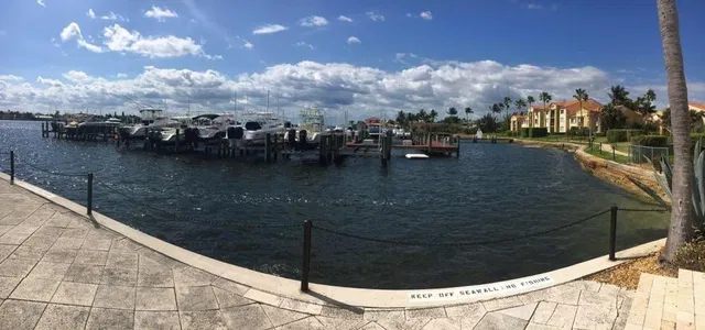 Unit 209 photo 14