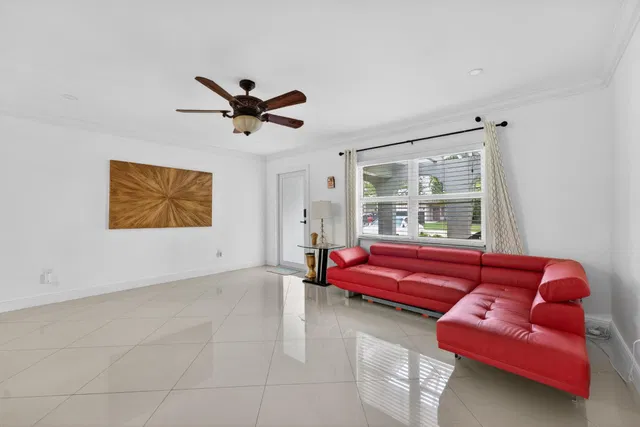 Residence photo 16