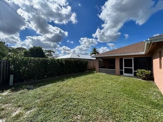  Residence photo 4