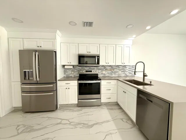 Residence photo 2
