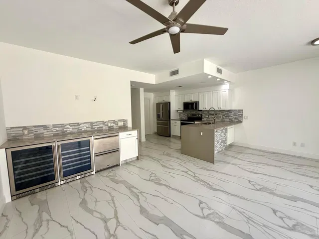 Residence photo 4