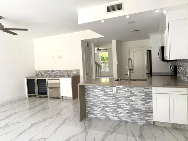 Residence photo 5