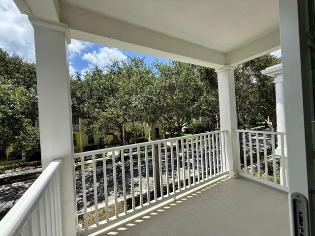 Residence photo 9