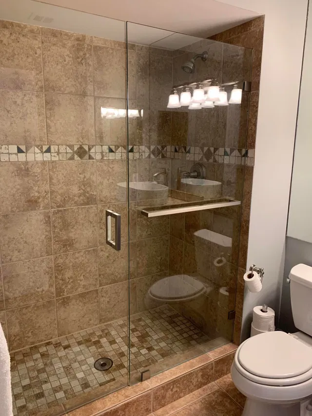 Unit 101 photo 15