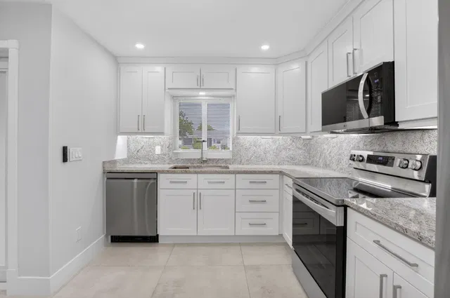 Residence photo 2