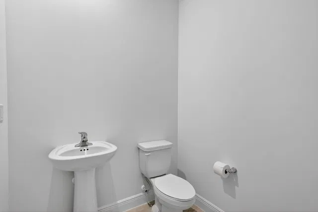Unit 0 photo 24