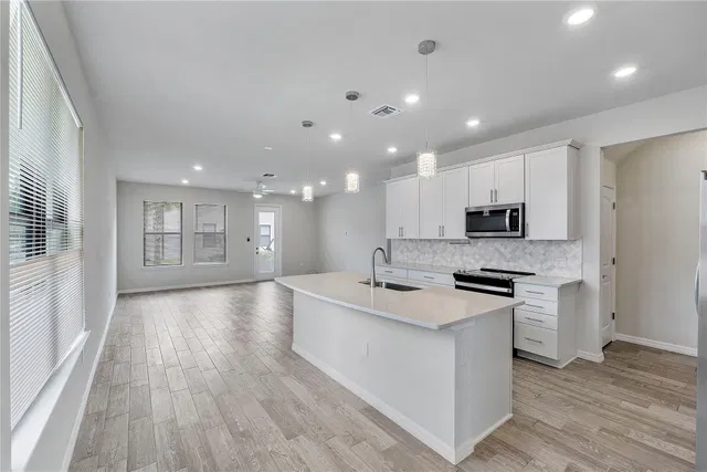 Residence photo 2