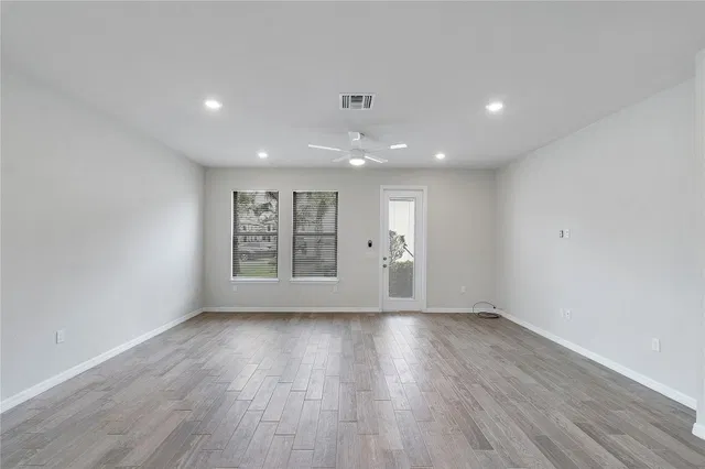 Residence photo 4