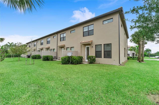 Residence photo 17