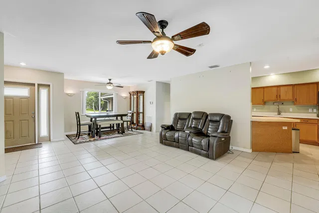 Residence photo 5