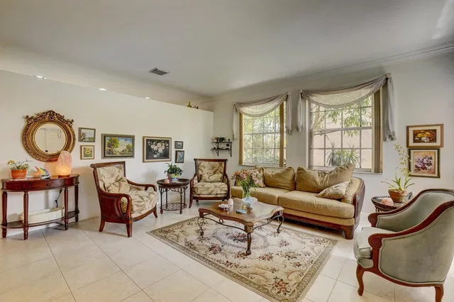Residence photo 5