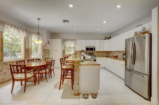 Residence photo 11