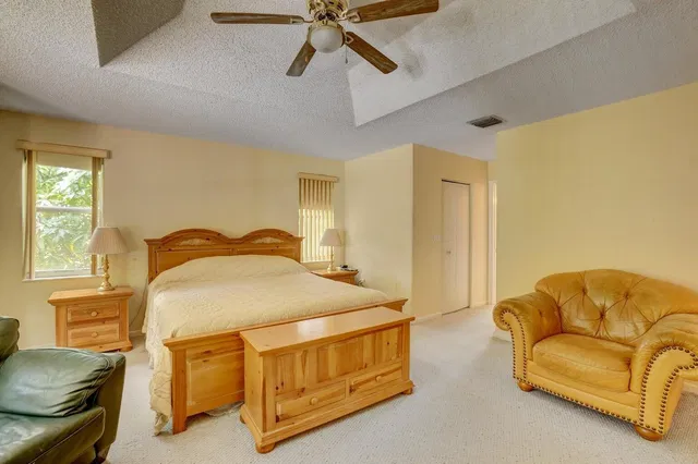 Residence photo 20