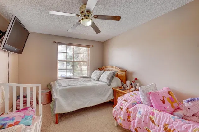 Residence photo 22