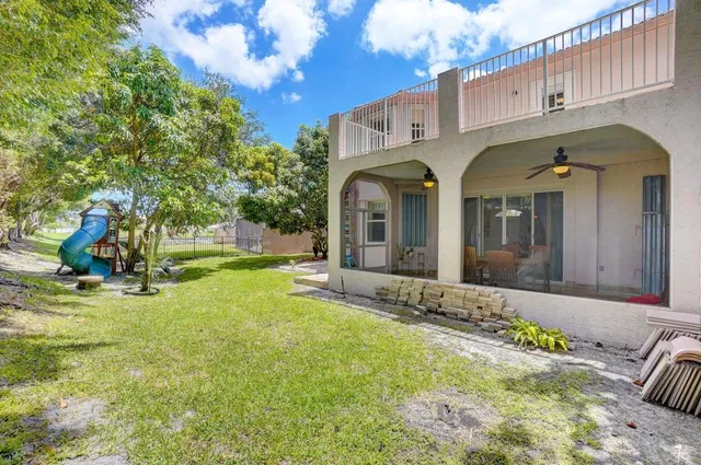 Residence photo 32