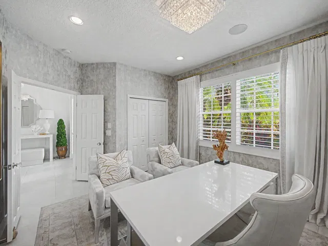 Woodfield Country Club Residence photo 16