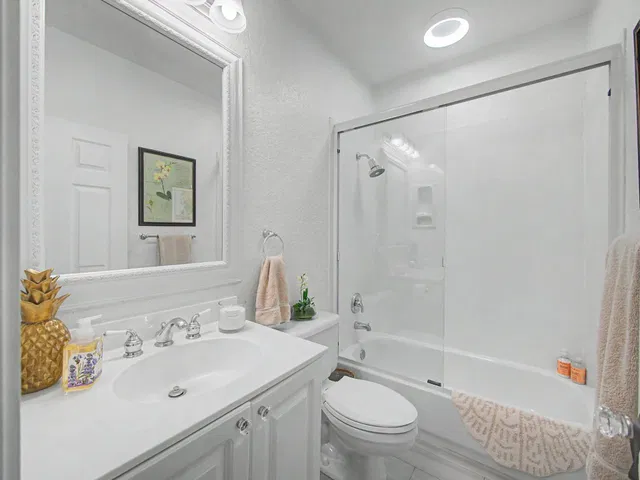 Woodfield Country Club Residence photo 27