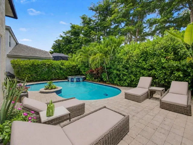 Woodfield Country Club Residence photo 32