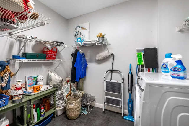Unit 304 photo 18