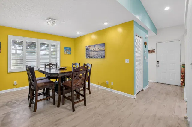 Residence photo 12