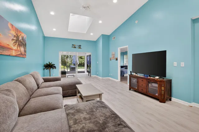 Residence photo 15