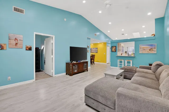 Residence photo 20