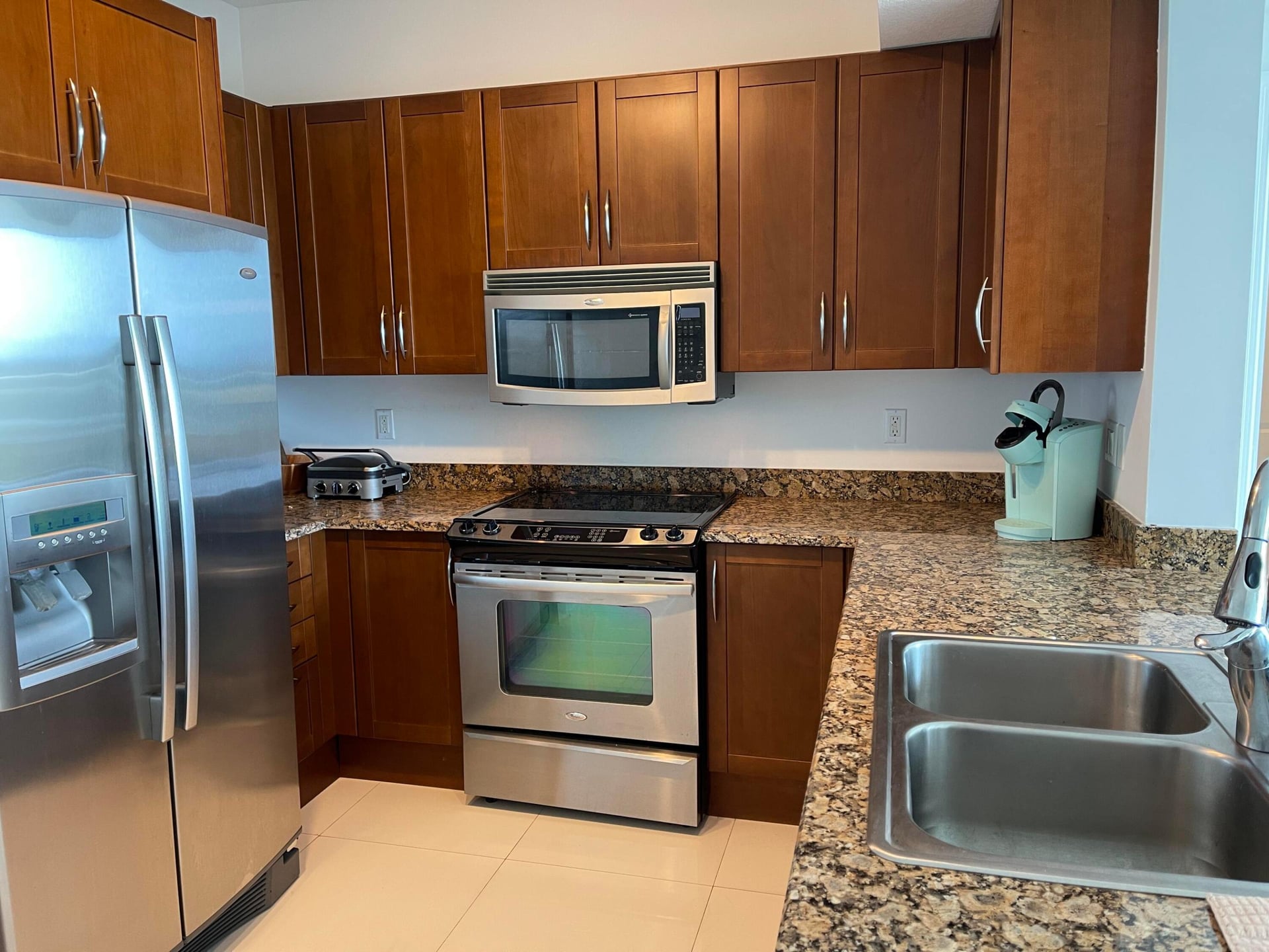 Unit 1206 photo 2