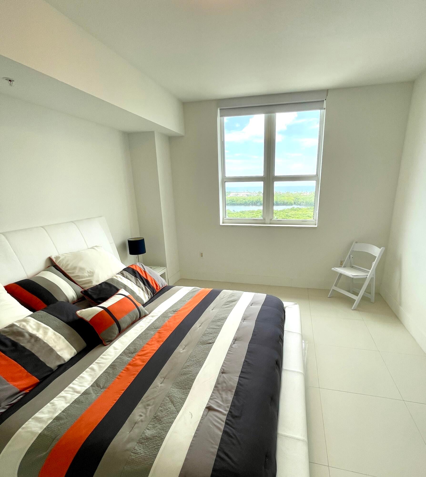 Unit 1206 photo 11