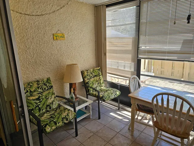 Unit G6 photo 10