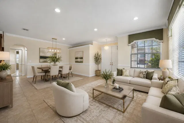 Residence photo 2