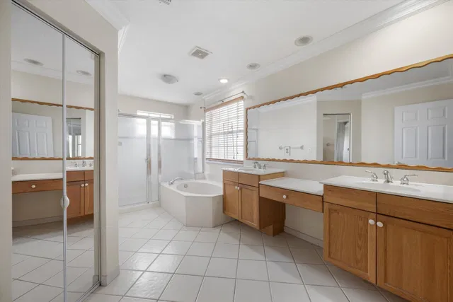Residence photo 18