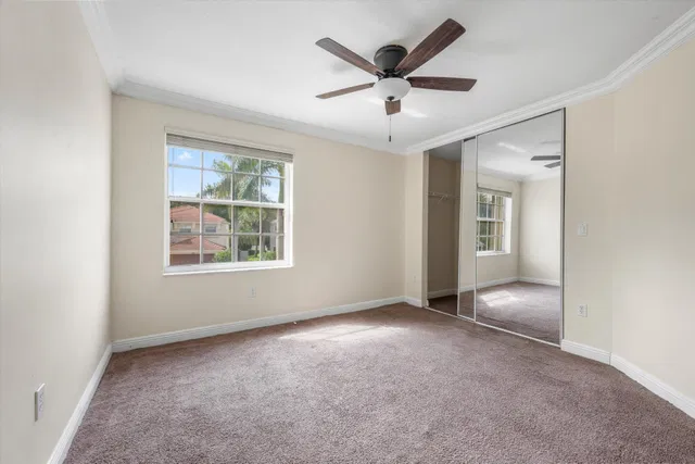 Residence photo 23