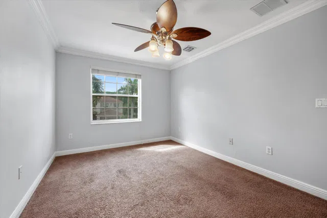 Residence photo 24