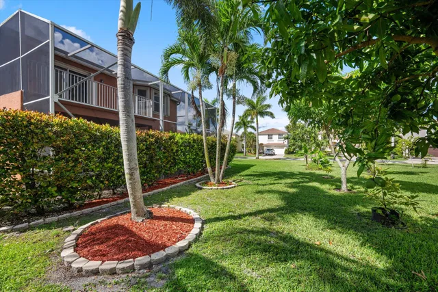 Residence photo 32