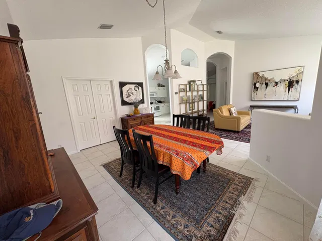 Residence photo 3
