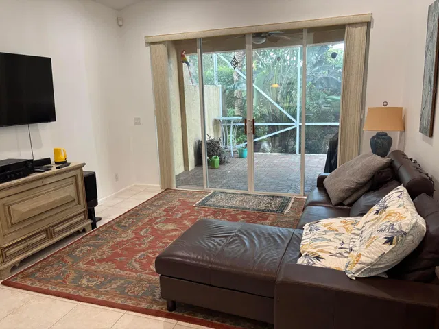 Residence photo 6