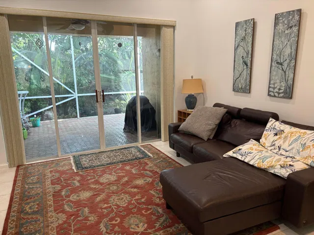 Residence photo 8