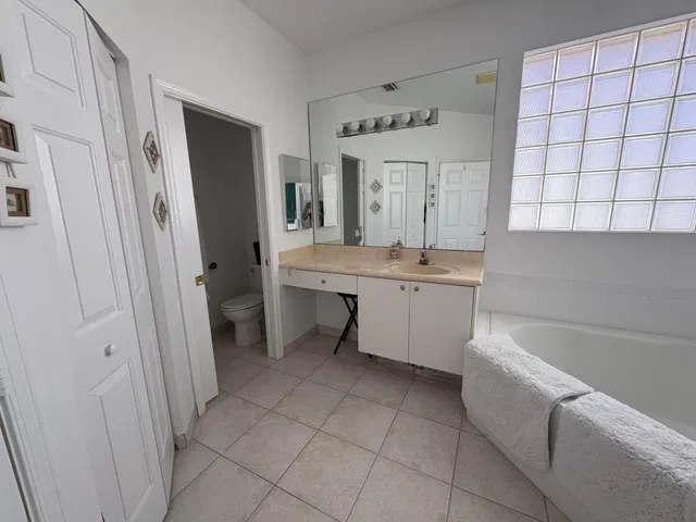 Residence photo 17