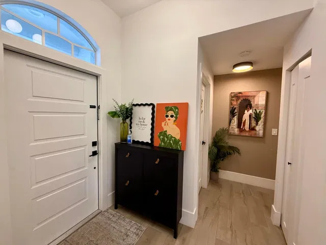 Residence photo 3