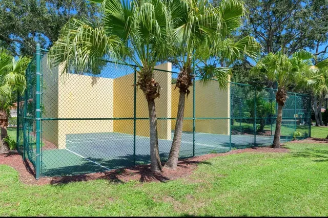 Residence photo 17
