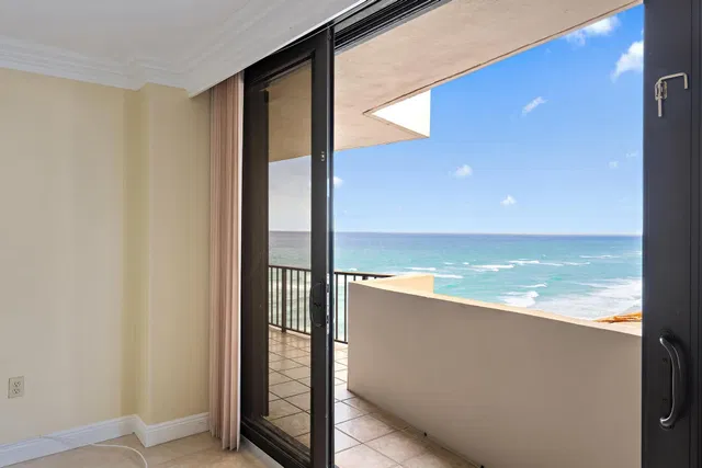 Singer Island Unit 1-1404 photo 10