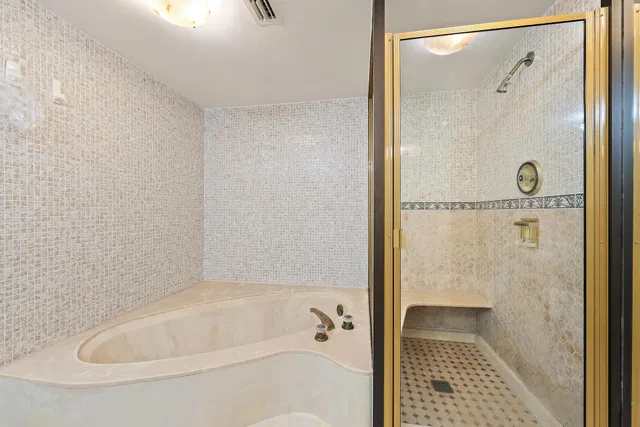 Singer Island Unit 1-1404 photo 15