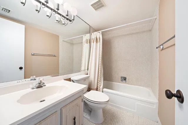 Singer Island Unit 1-1404 photo 17
