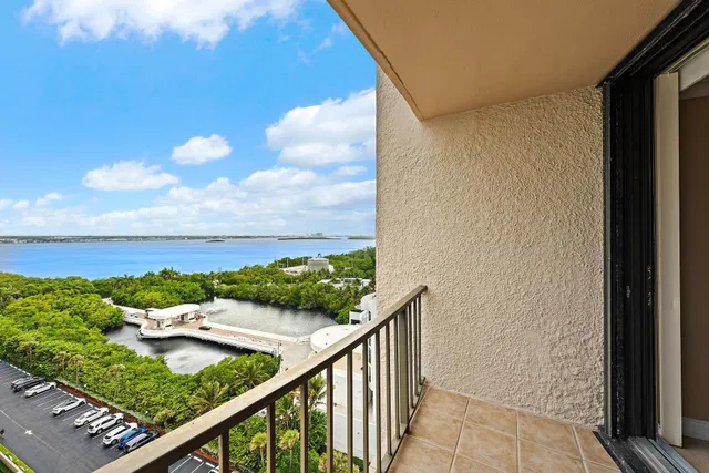 Singer Island Unit 1-1404 photo 21